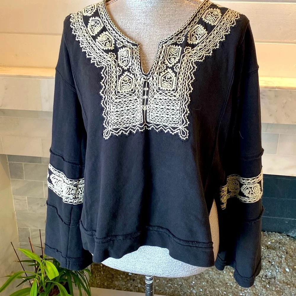 Free People Santa Maria Boho Embroidered Knit Pull-Over Top Size XS